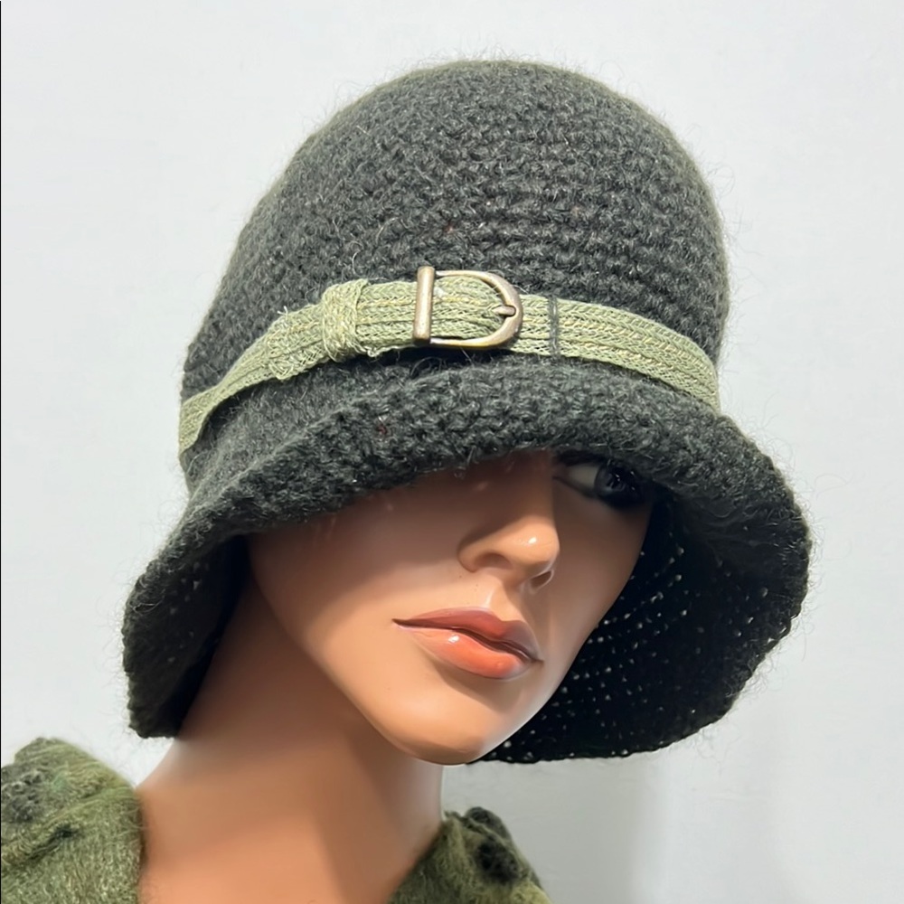 2-pc Sage Crochet Flapper Hat  Fingerless gloves
